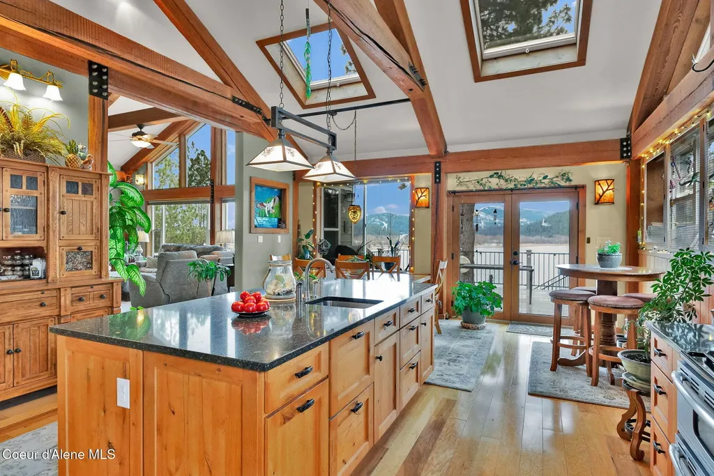 1611 Round Lake Road St. Maries ID 83861
