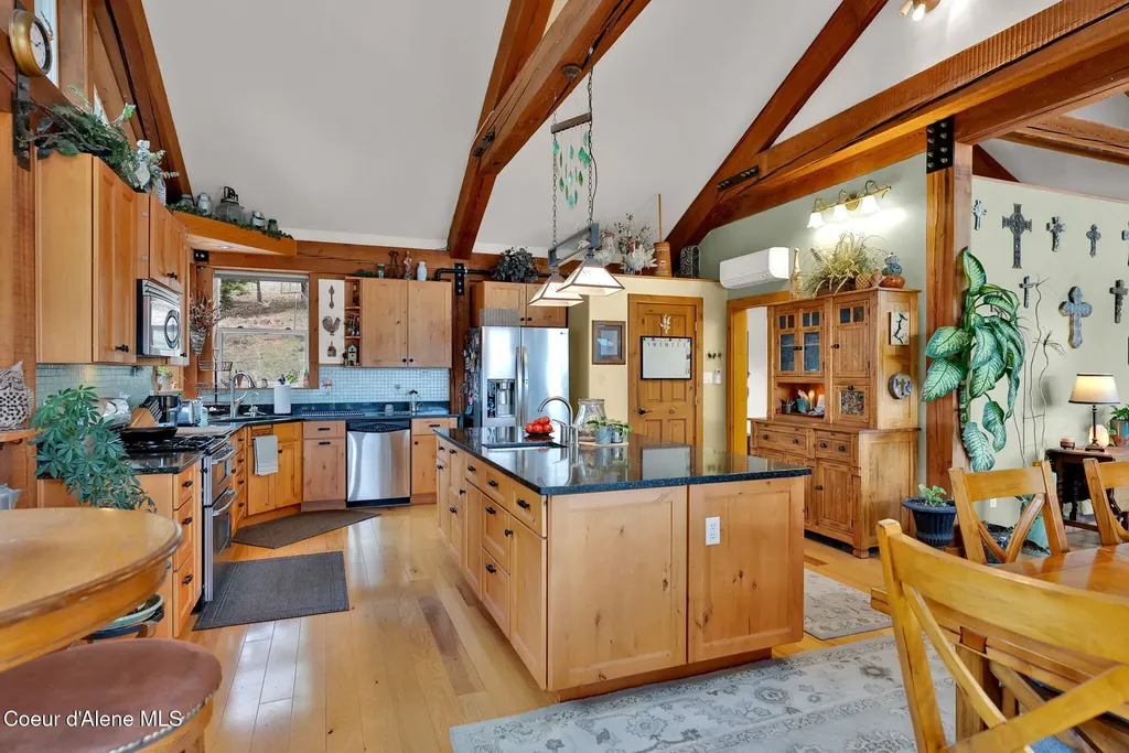 1611 Round Lake Road St. Maries ID 83861