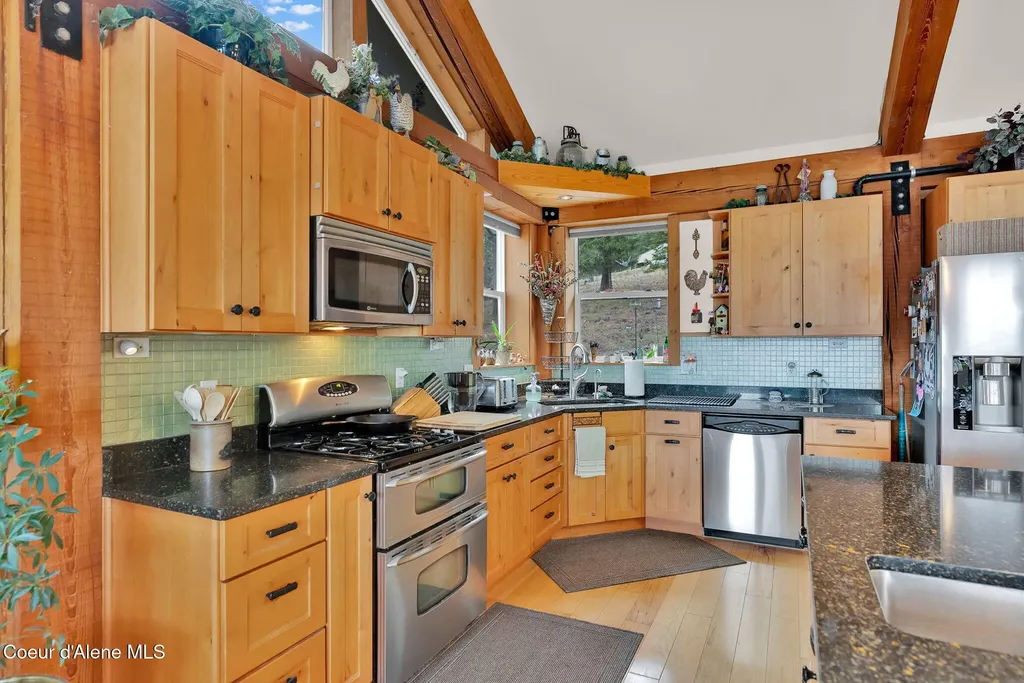1611 Round Lake Road St. Maries ID 83861