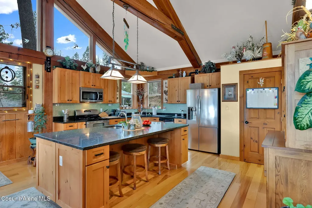 1611 Round Lake Road St. Maries ID 83861