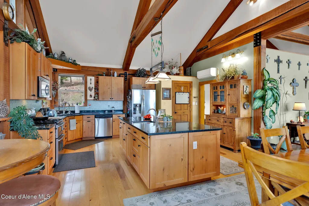 1611 Round Lake Road St. Maries ID 83861