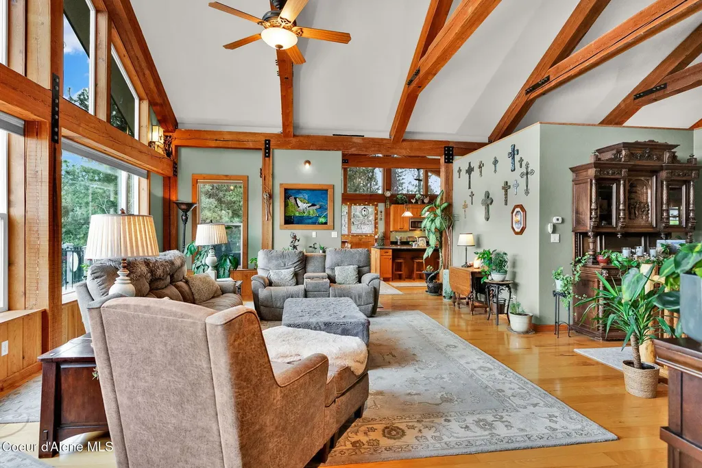 1611 Round Lake Road St. Maries ID 83861