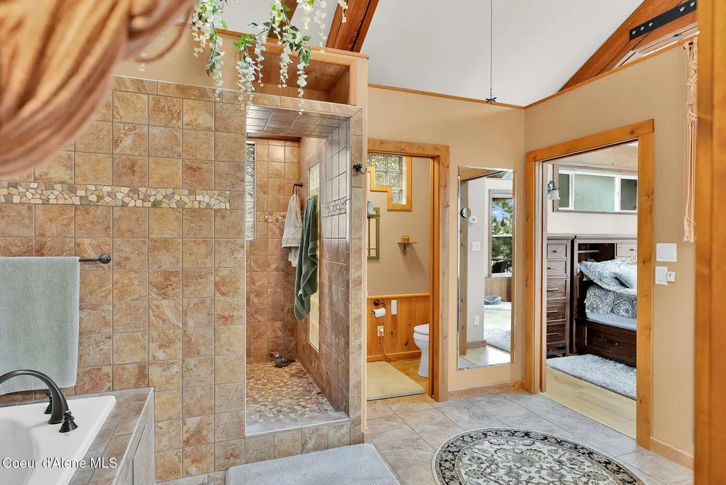 1611 Round Lake Road St. Maries ID 83861