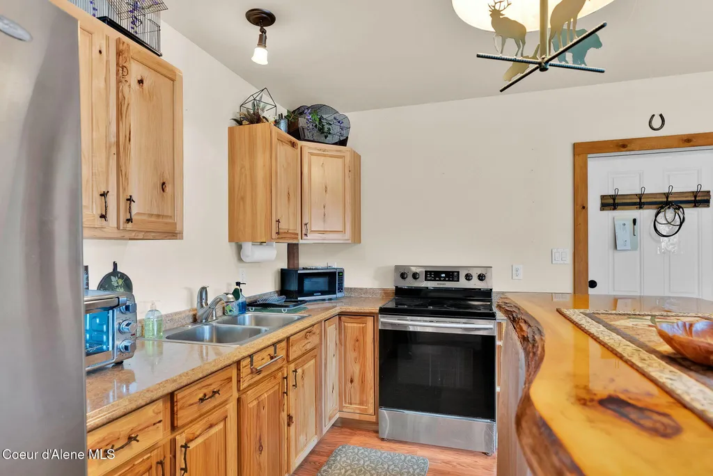 1611 Round Lake Road St. Maries ID 83861