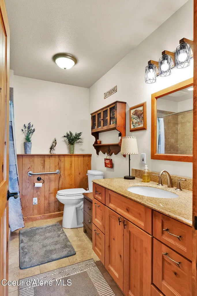 1611 Round Lake Road St. Maries ID 83861