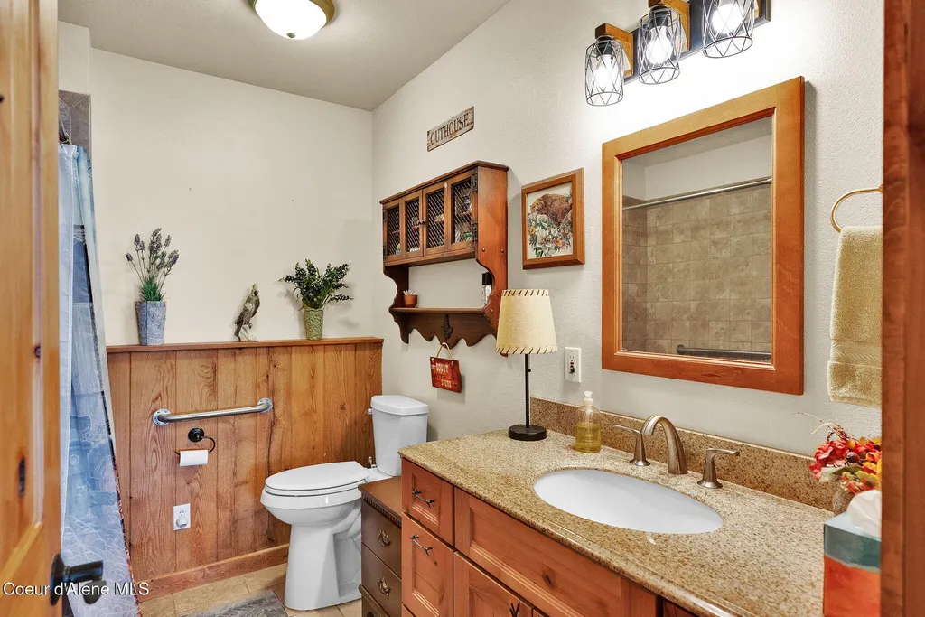 1611 Round Lake Road St. Maries ID 83861