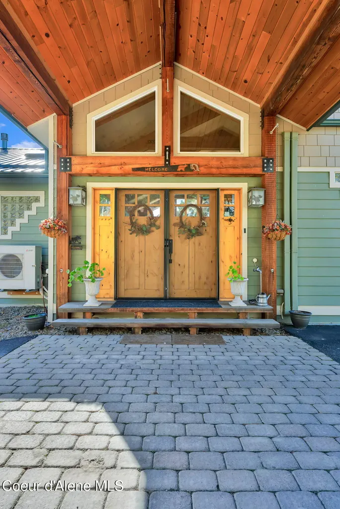 1611 Round Lake Road St. Maries ID 83861