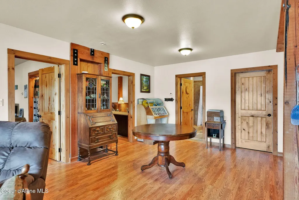 1611 Round Lake Road St. Maries ID 83861