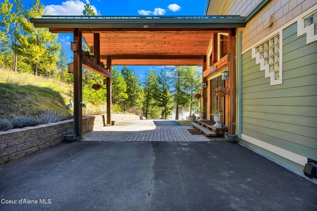 1611 Round Lake Road St. Maries ID 83861