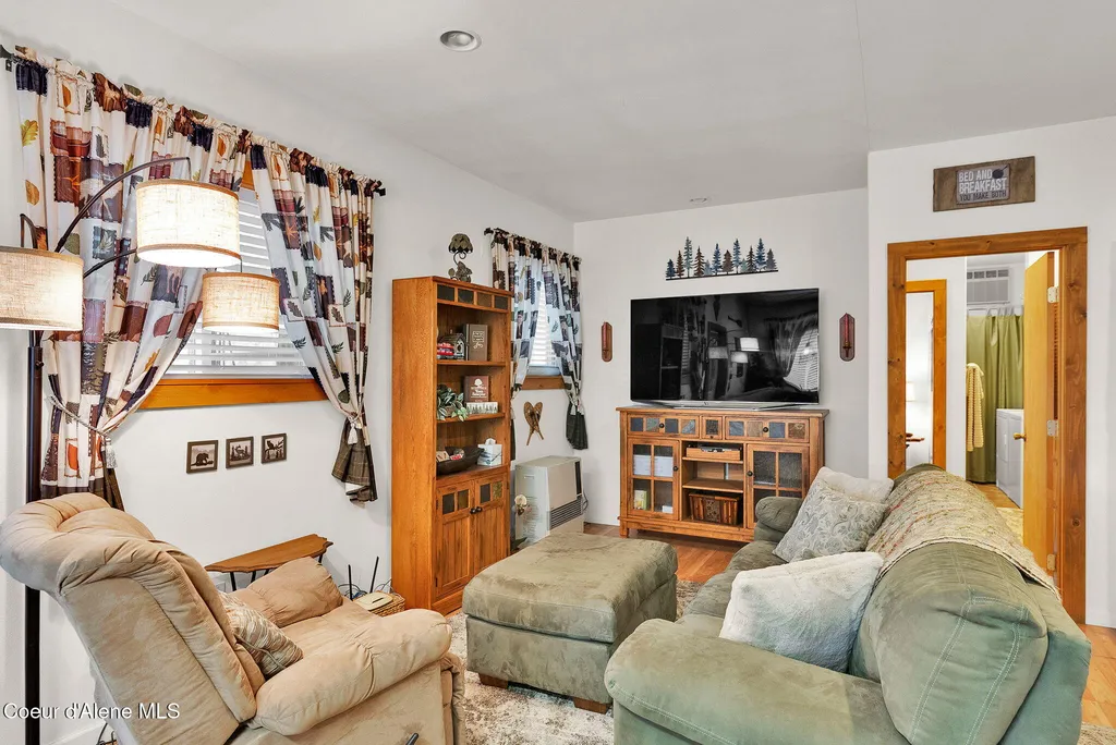 1611 Round Lake Road St. Maries ID 83861