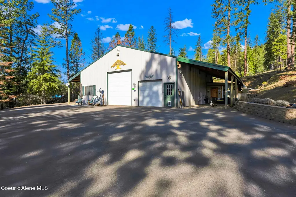1611 Round Lake Road St. Maries ID 83861