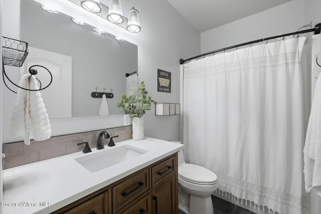 3825 E English Point Road Hayden ID 83835