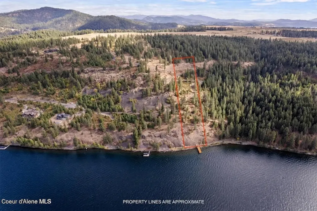 560 E Inglenook (approx) Lane Harrison ID 83833