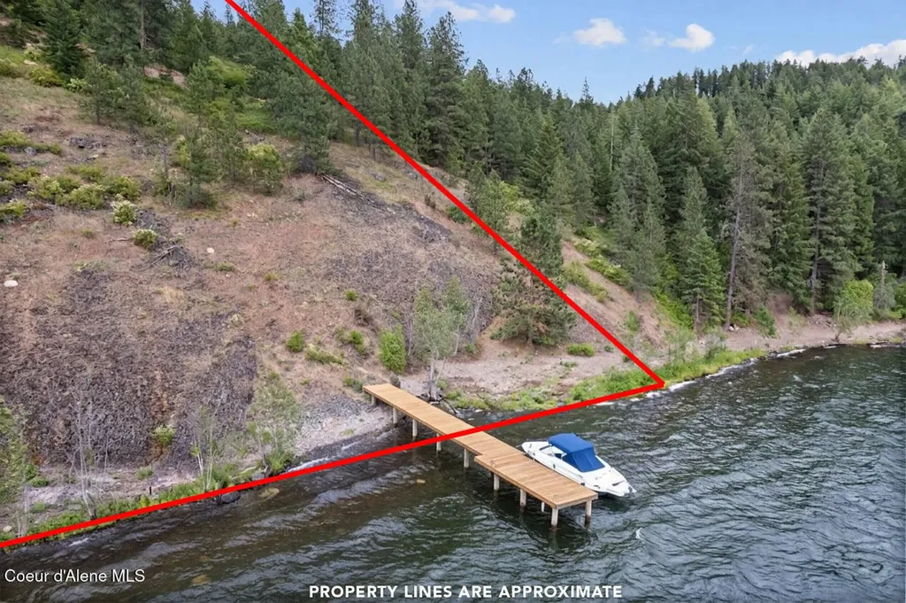 560 E Inglenook (approx) Lane Harrison ID 83833