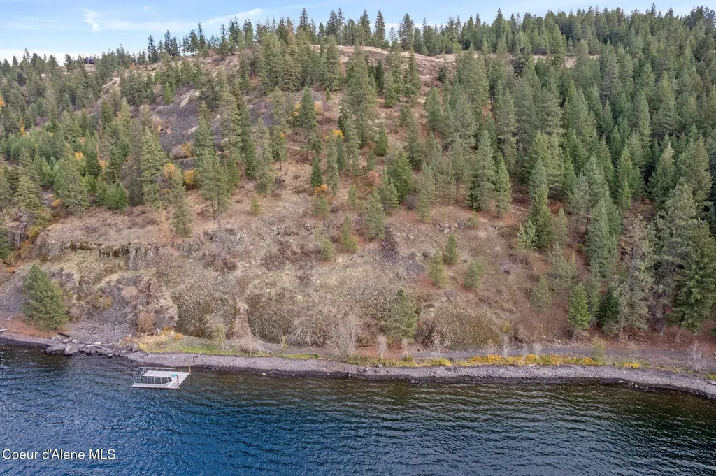 560 E Inglenook (approx) Lane Harrison ID 83833