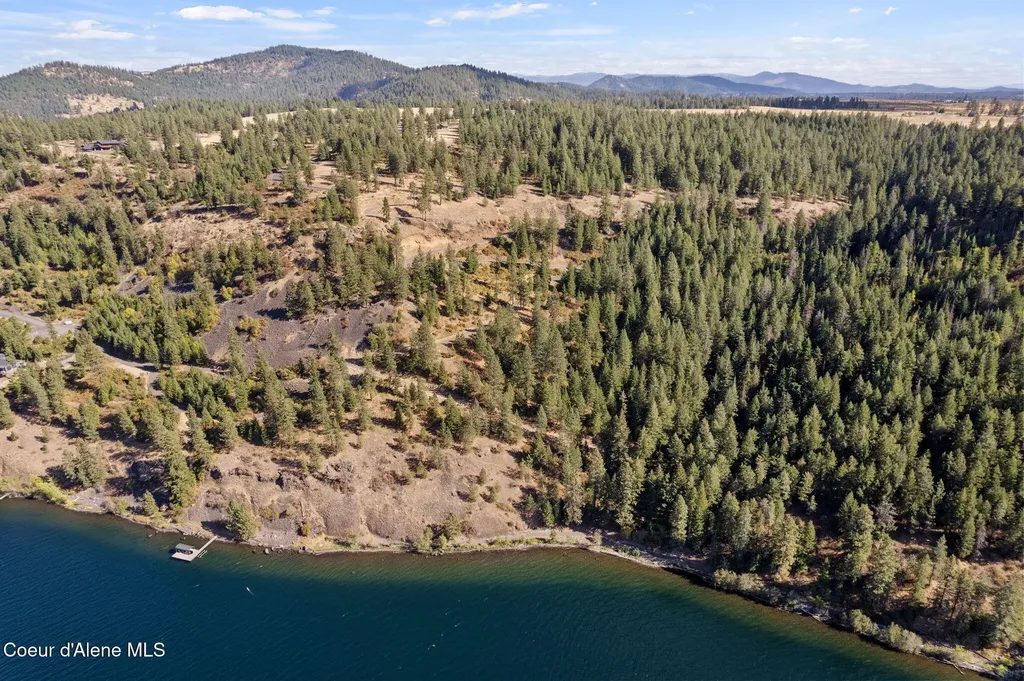 560 E Inglenook (approx) Lane Harrison ID 83833