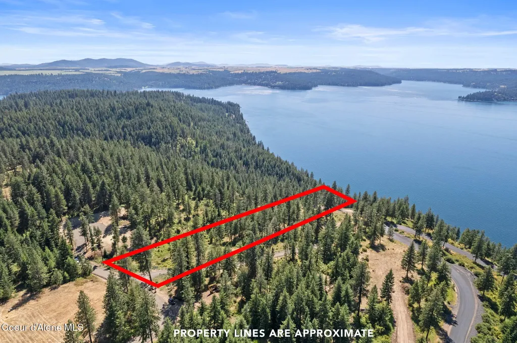 560 E Inglenook (approx) Lane Harrison ID 83833