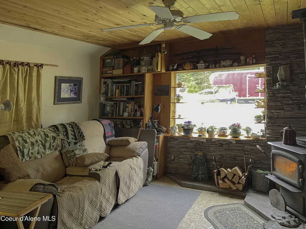 855 Meadowood Road Sandpoint ID 83864