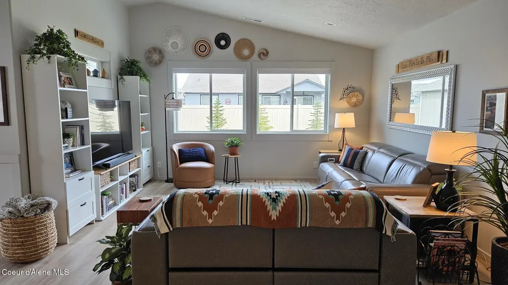 10138 N Belgrave Loop Hayden ID 83835