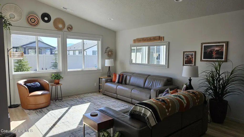 10138 N Belgrave Loop Hayden ID 83835