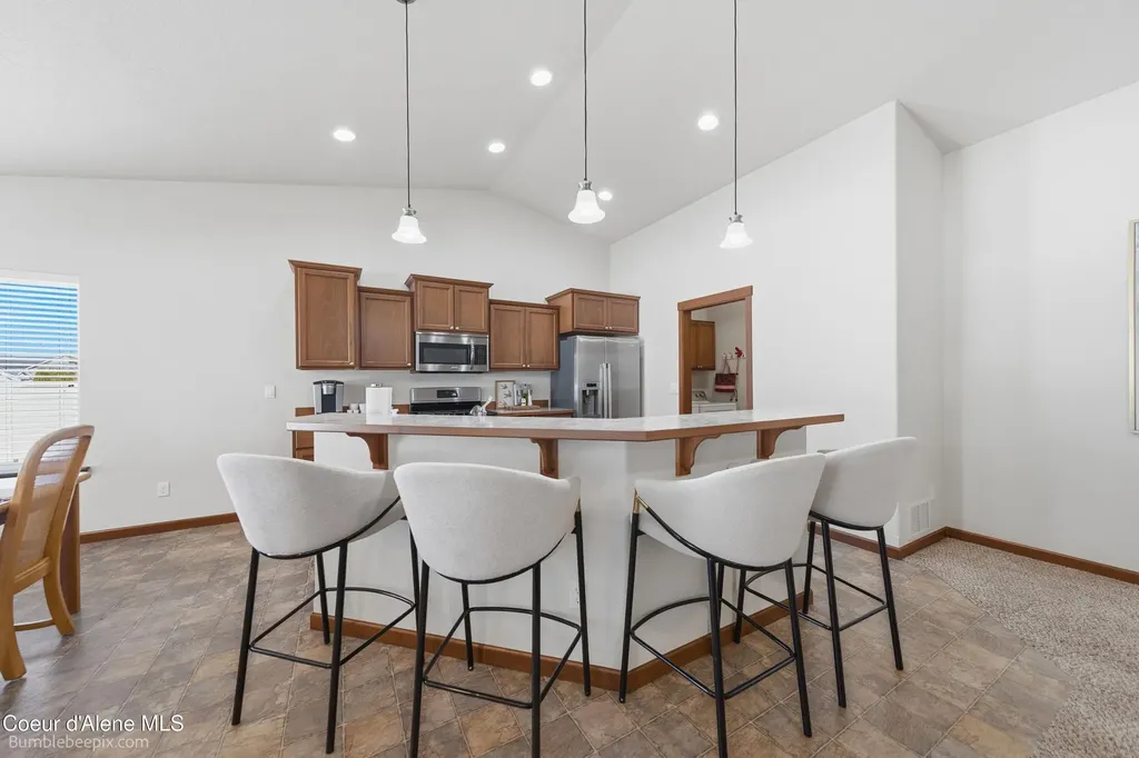 8337 N Boysenberry Loop Hayden ID 83835