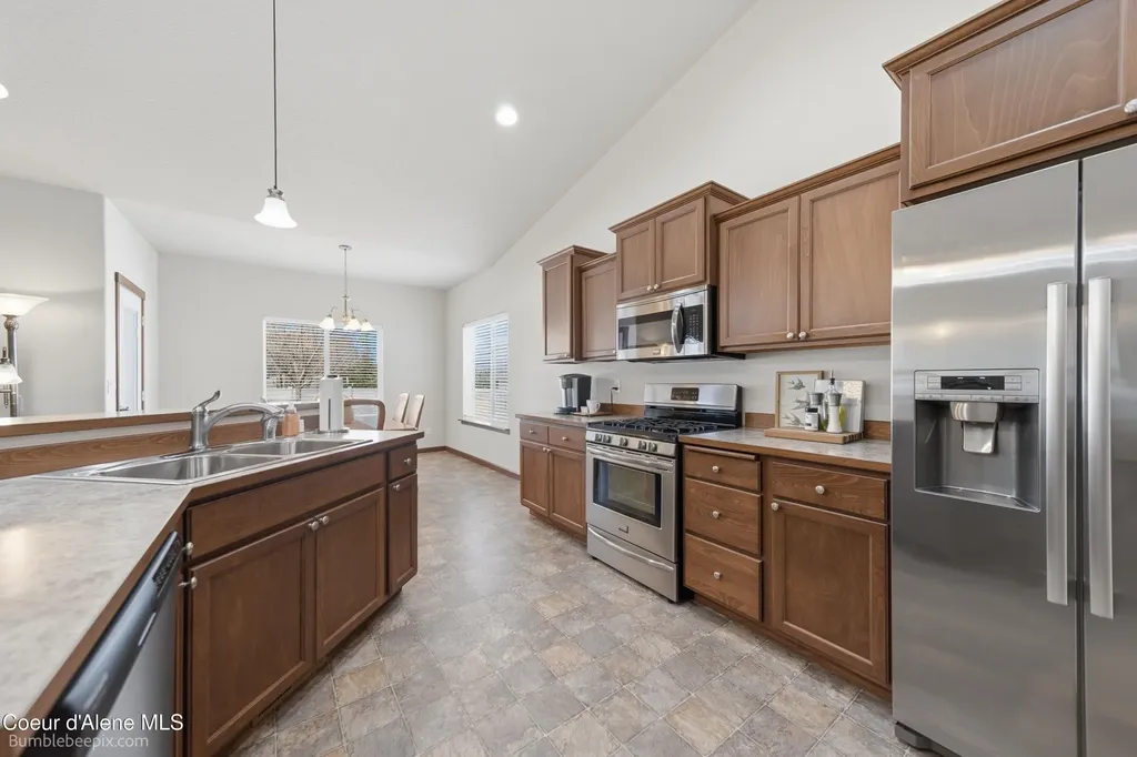 8337 N Boysenberry Loop Hayden ID 83835