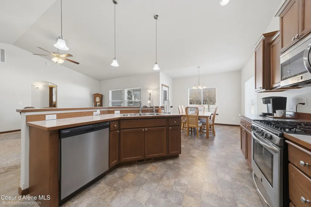 8337 N Boysenberry Loop Hayden ID 83835