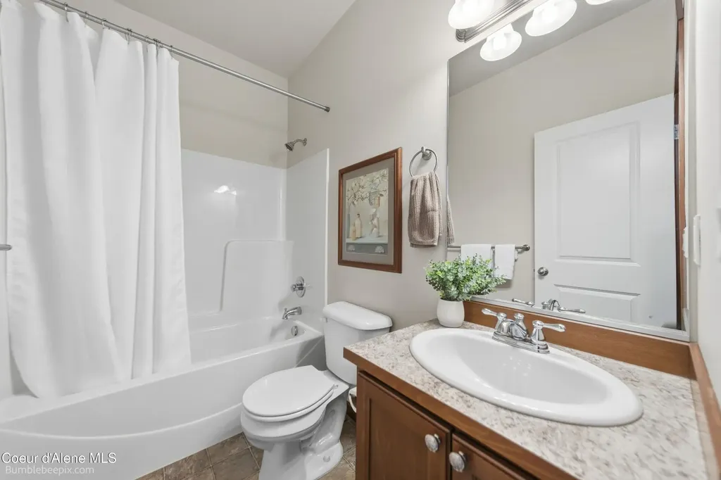 8337 N Boysenberry Loop Hayden ID 83835