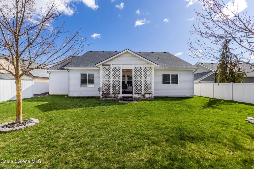 8337 N Boysenberry Loop Hayden ID 83835