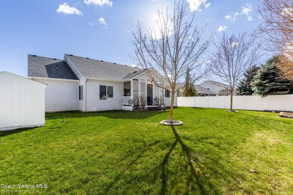 8337 N Boysenberry Loop Hayden ID 83835