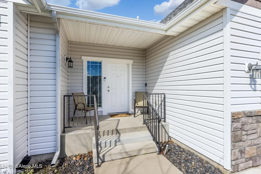 8337 N Boysenberry Loop Hayden ID 83835