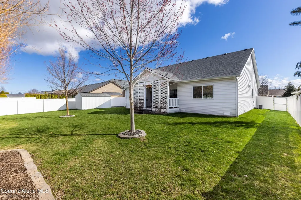 8337 N Boysenberry Loop Hayden ID 83835