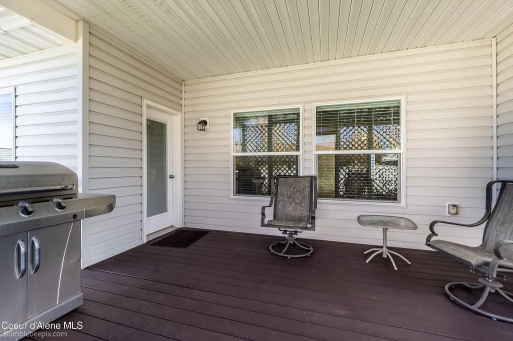 8337 N Boysenberry Loop Hayden ID 83835