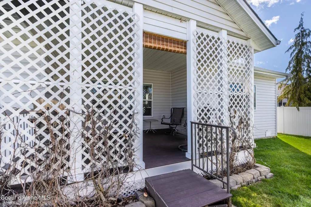 8337 N Boysenberry Loop Hayden ID 83835