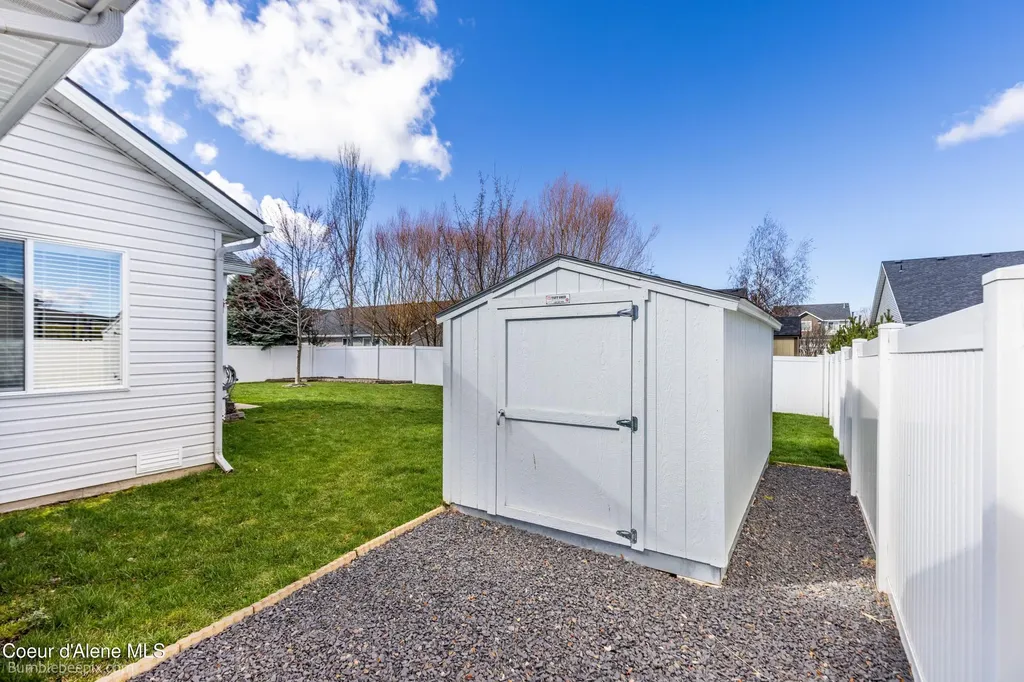 8337 N Boysenberry Loop Hayden ID 83835