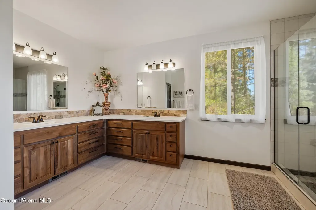37511 E Hayden Lake Road Hayden ID 83835