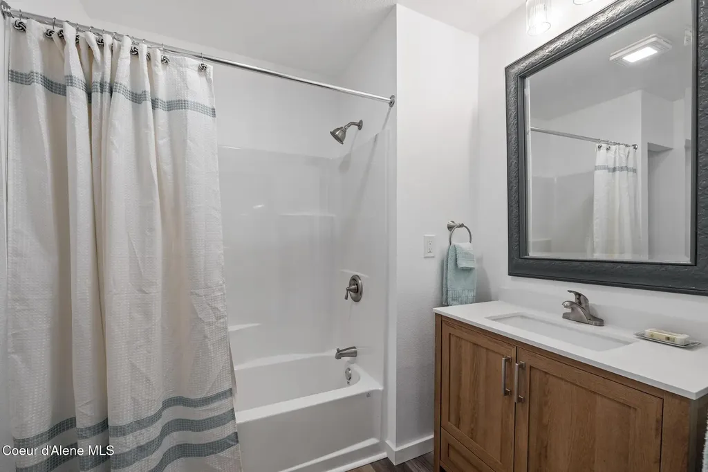 37511 E Hayden Lake Road Hayden ID 83835