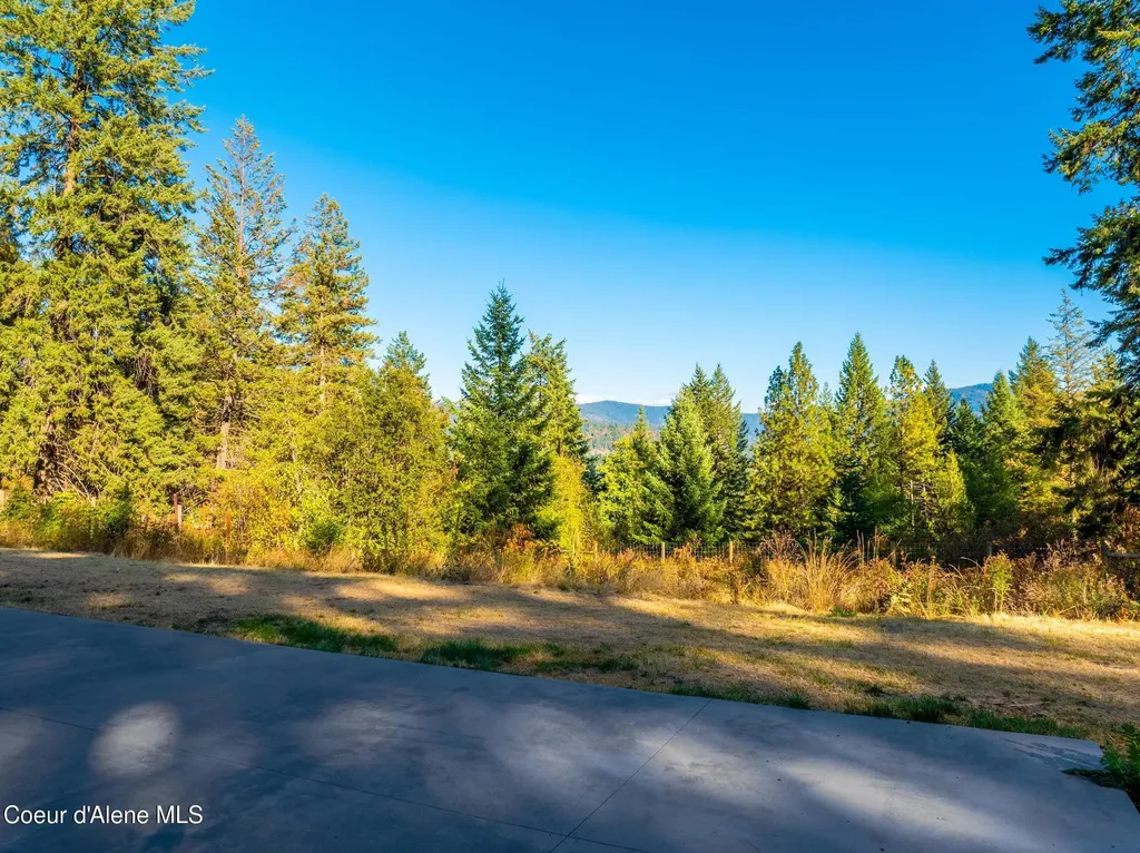 37511 E Hayden Lake Road Hayden ID 83835