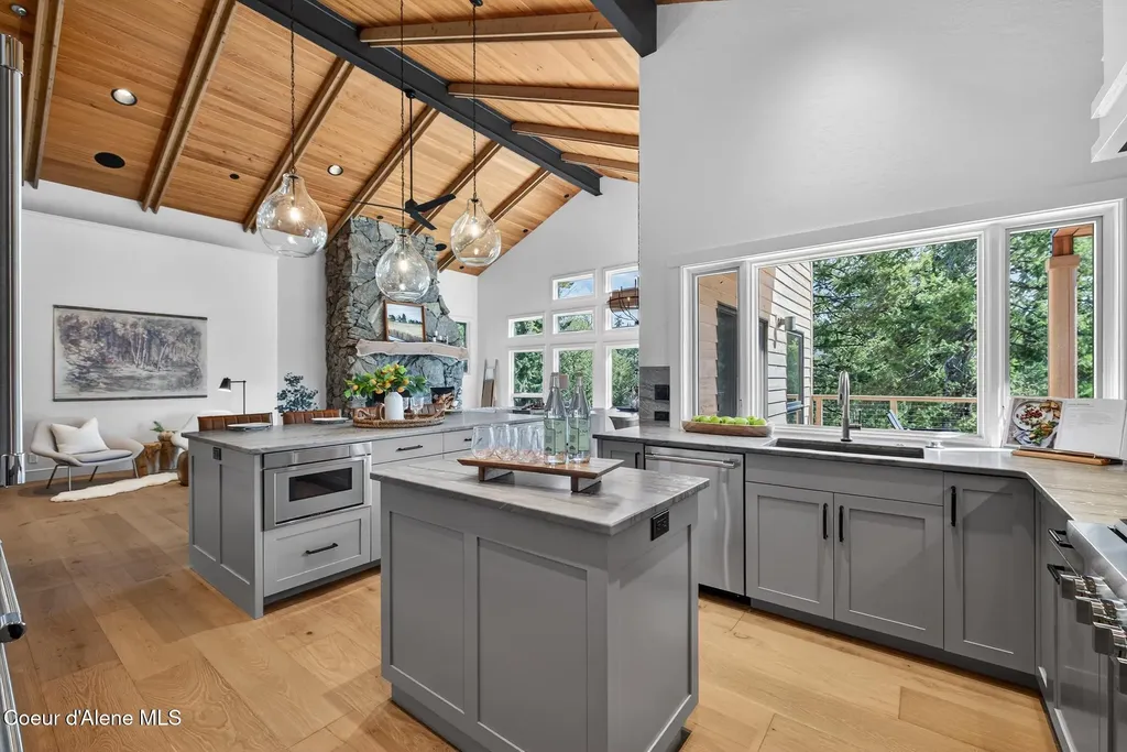 10812 N Lakeview Drive Hayden Lake ID 83835