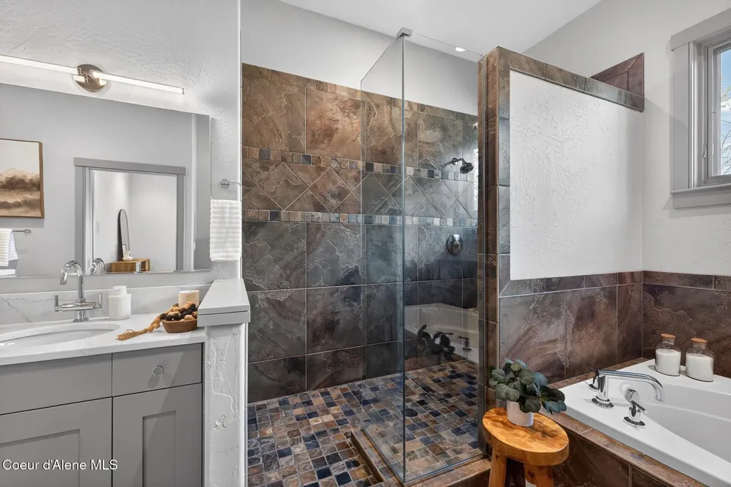 10812 N Lakeview Drive Hayden Lake ID 83835