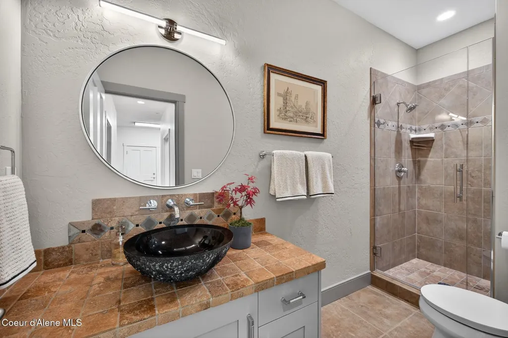 10812 N Lakeview Drive Hayden Lake ID 83835