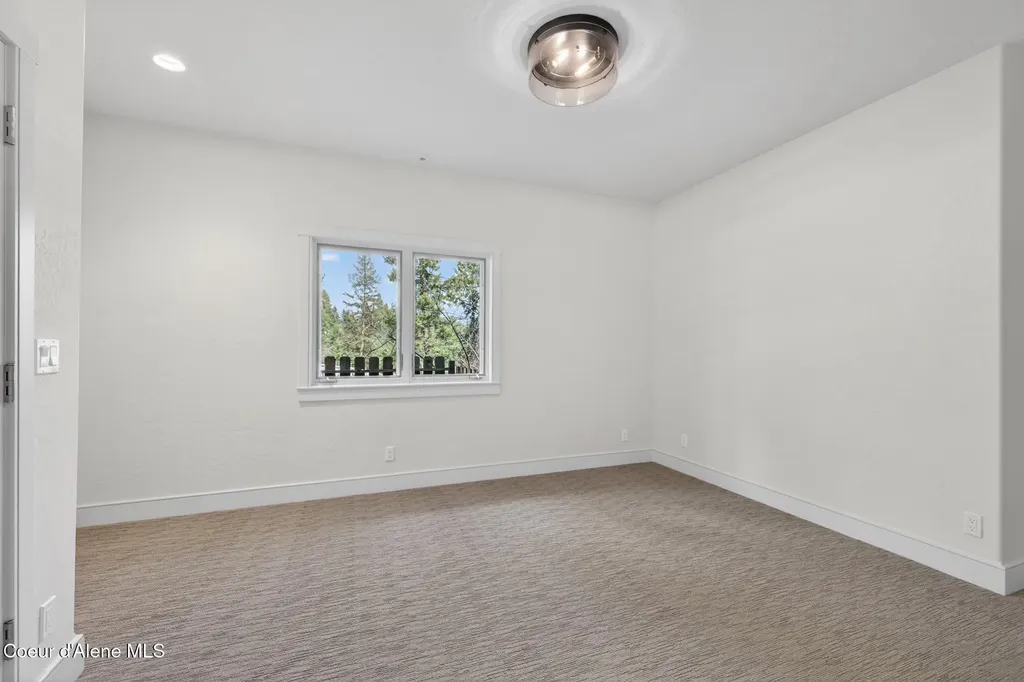 10812 N Lakeview Drive Hayden Lake ID 83835