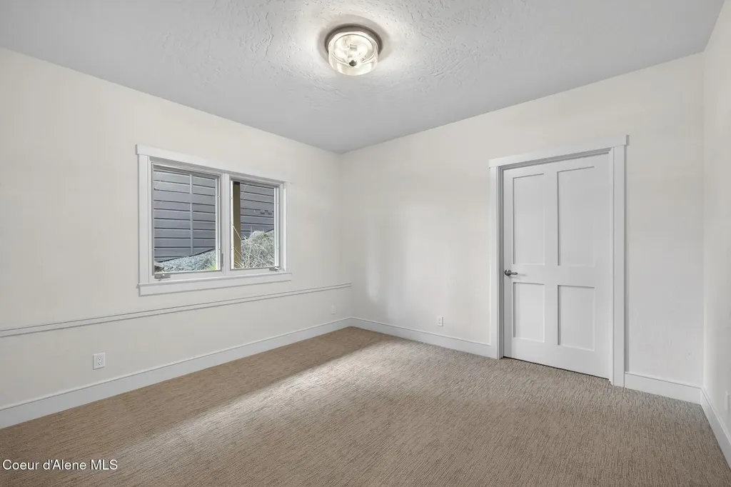 10812 N Lakeview Drive Hayden Lake ID 83835