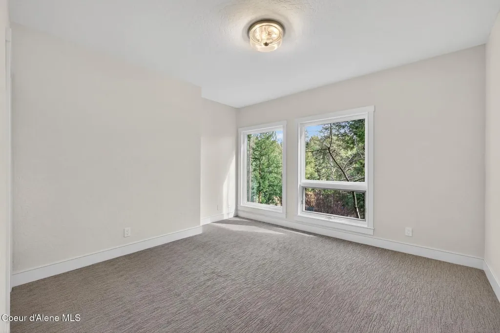 10812 N Lakeview Drive Hayden Lake ID 83835