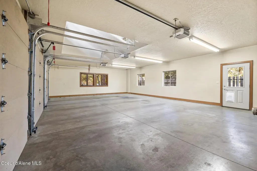 10812 N Lakeview Drive Hayden Lake ID 83835