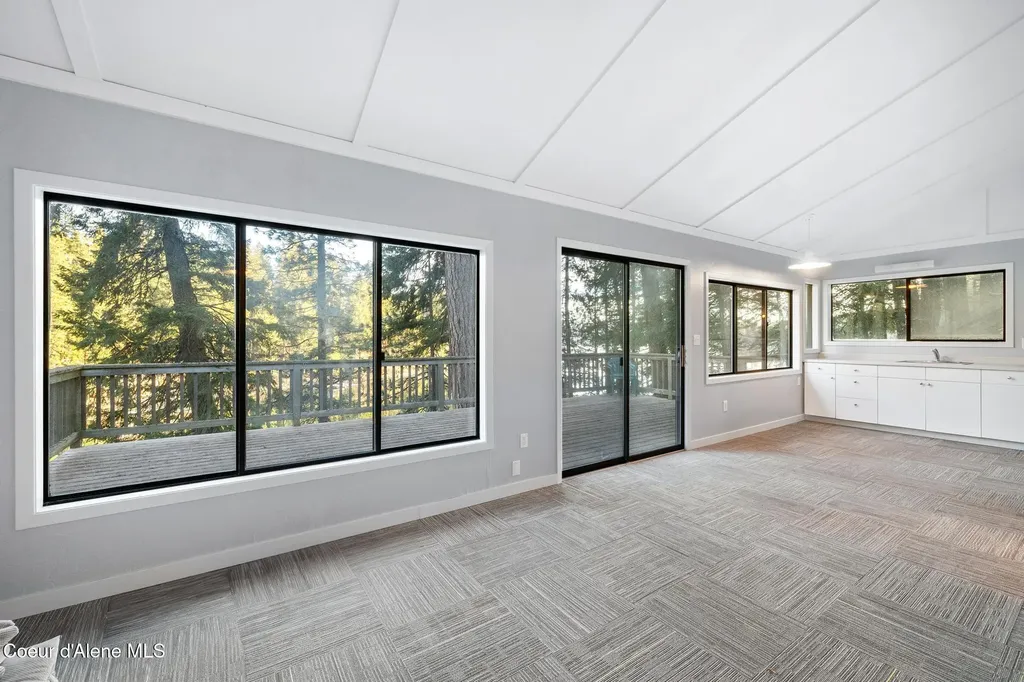 10812 N Lakeview Drive Hayden Lake ID 83835