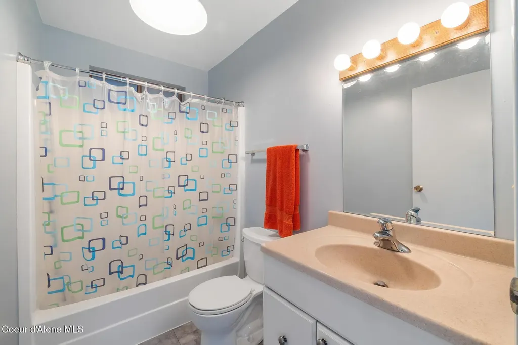 10812 N Lakeview Drive Hayden Lake ID 83835