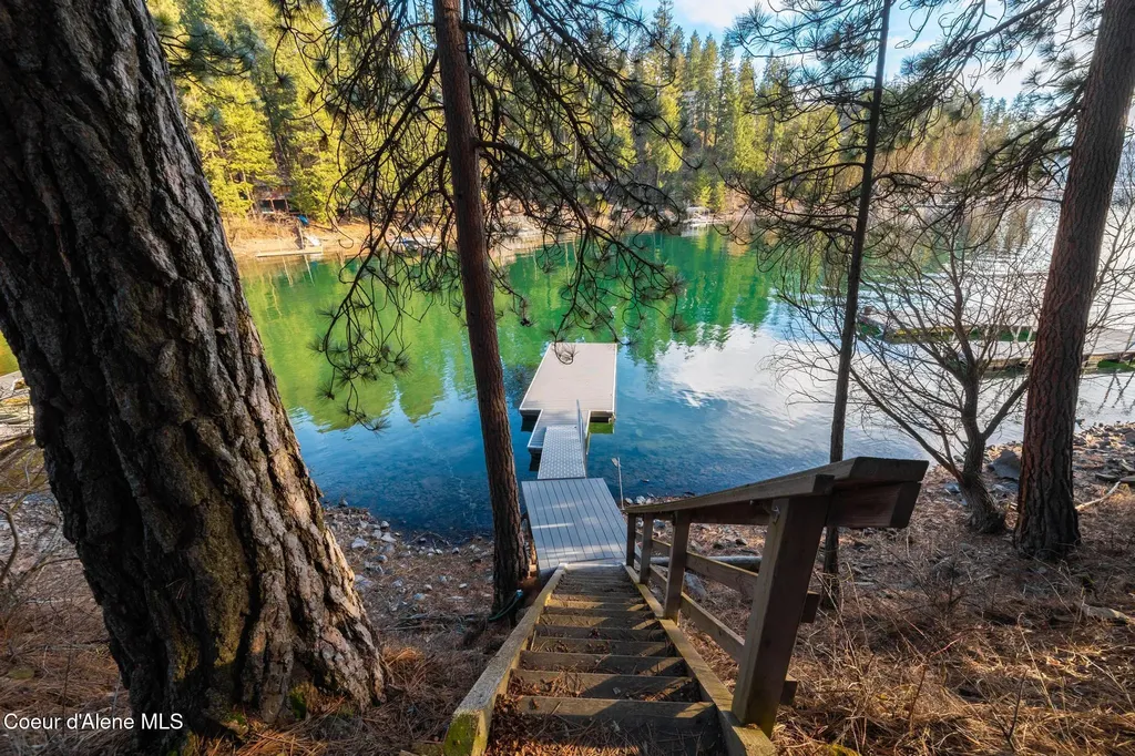 10812 N Lakeview Drive Hayden Lake ID 83835