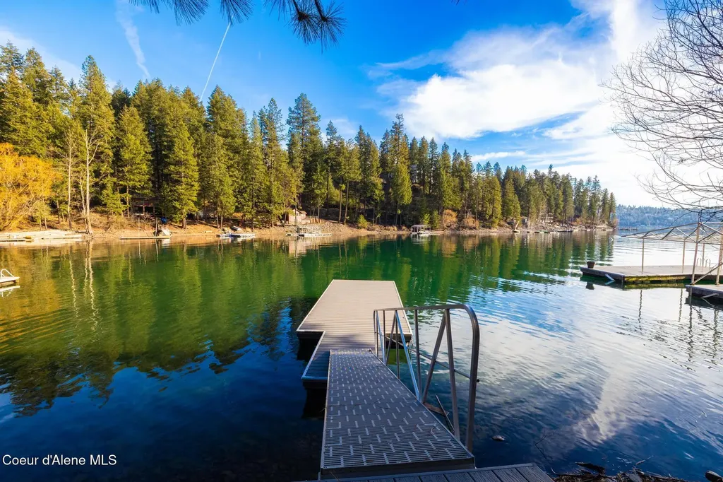 10812 N Lakeview Drive Hayden Lake ID 83835