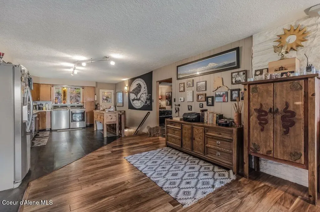20355 Highway 2 Sandpoint ID 83864